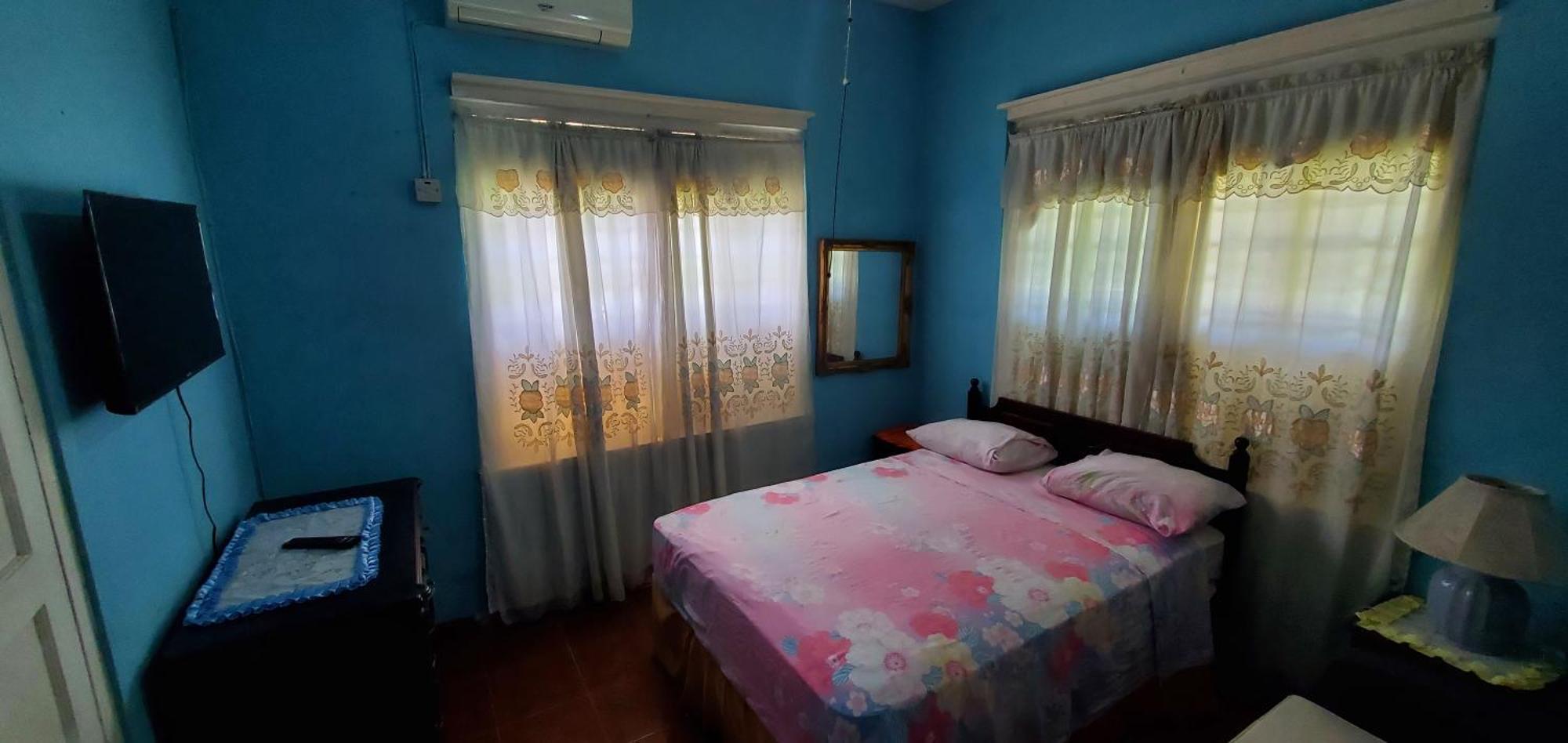 Little Shaw Park Guest House Ocho Ríos Exterior foto