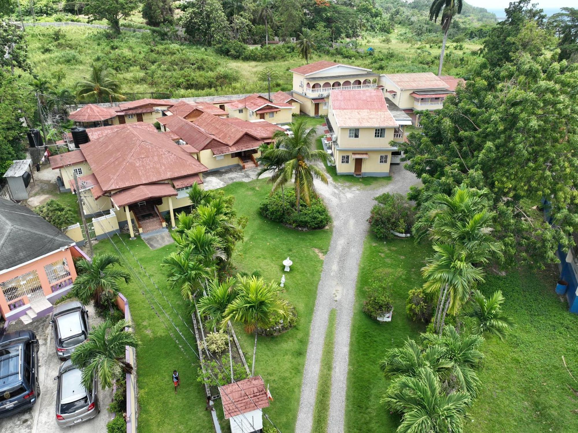 Little Shaw Park Guest House Ocho Ríos Exterior foto