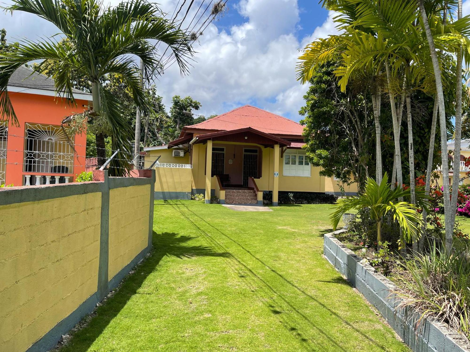 Little Shaw Park Guest House Ocho Ríos Exterior foto